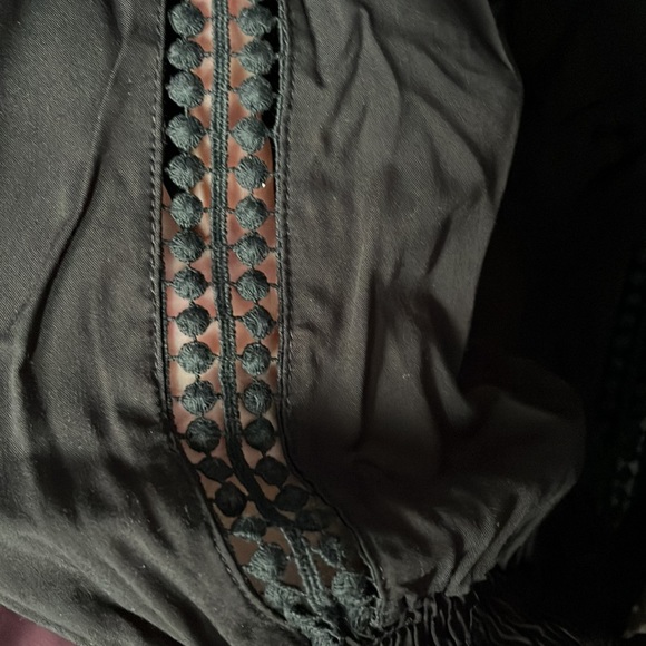 Black top from M boutique - Picture 2 of 2